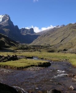 Lares caminata riachuelo