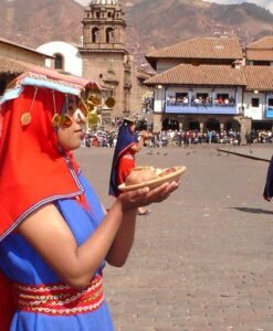 Bailarina para el Inti Raymi