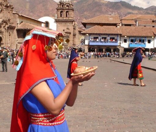 Bailarina para el Inti Raymi